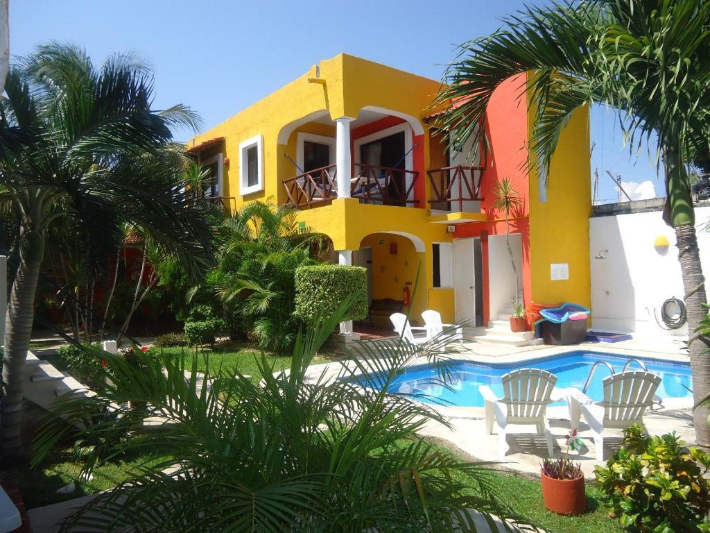 El Acuario 3*